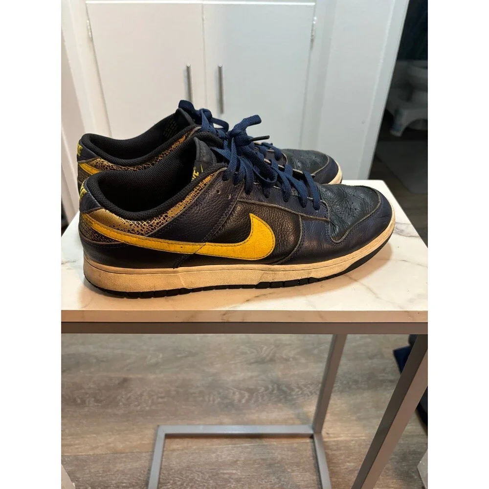 Nike Dunk Low Vintage Michigan Midnight Preowned Men's Size 12